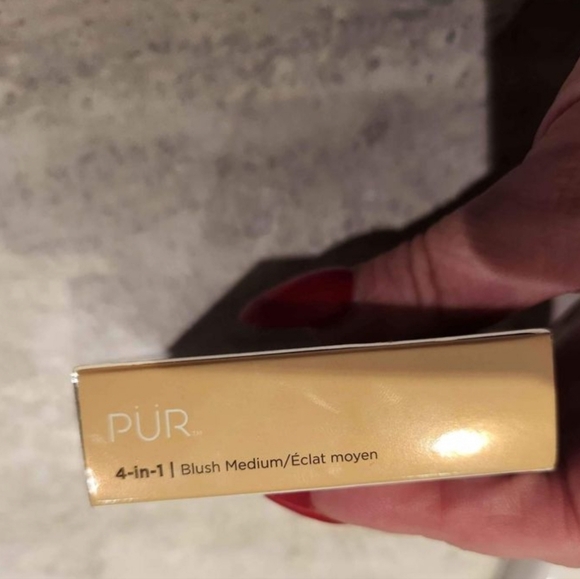 NEW Pur Minerals Blush Medium Foundation - Picture 2 of 4